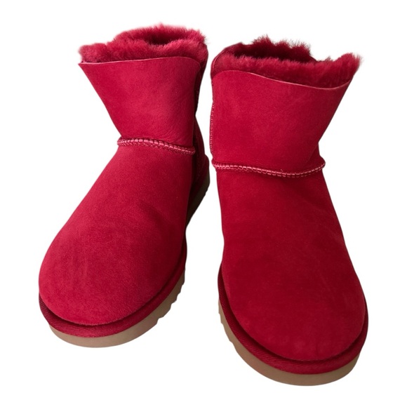 UGG Accessories - UGG Womens Classic Short Bailey Zip Boots Size 8 Red Suede Shearling never worn